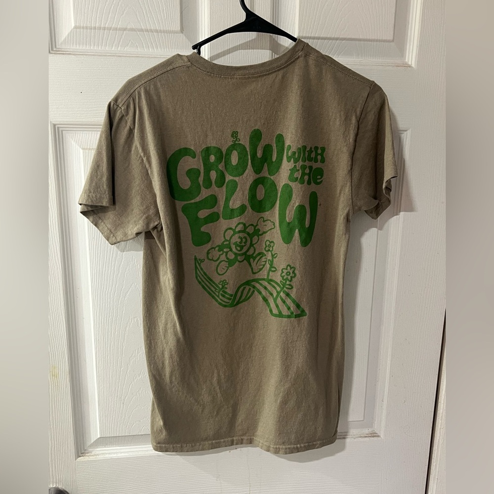 *NEVER WORN* Earthbound Men’s Tee.